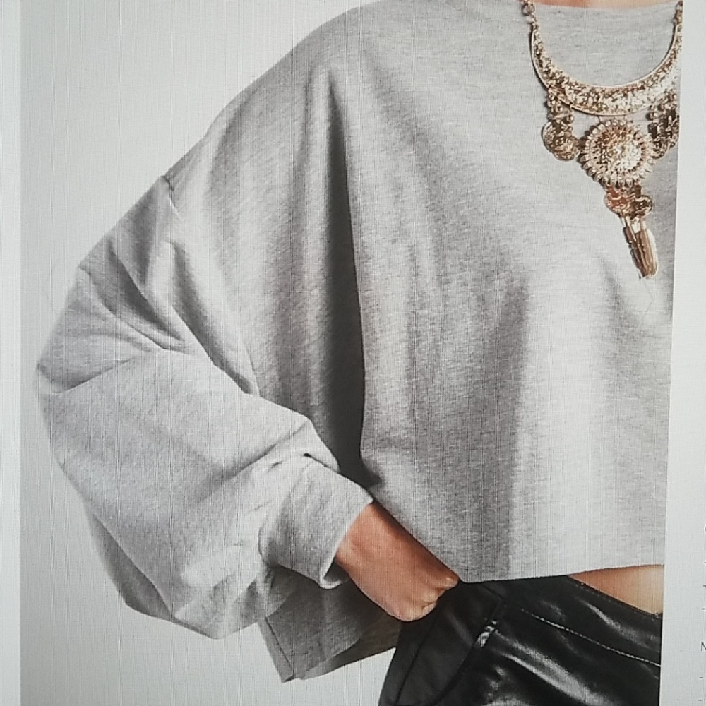 Oversized Cropped Sweatshirt - Picture 4 of 6